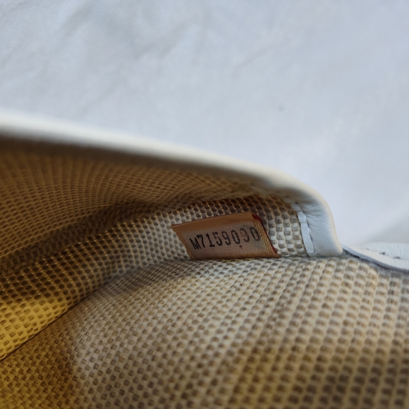 Dooney And Bourke Small Woven Style Wristlet With Blue Duck 🦆 - Picture 4 of 5